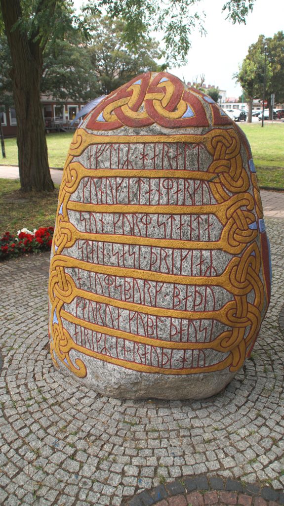 Głaz ku czci Haralda Sinozębego – kamień runiczny